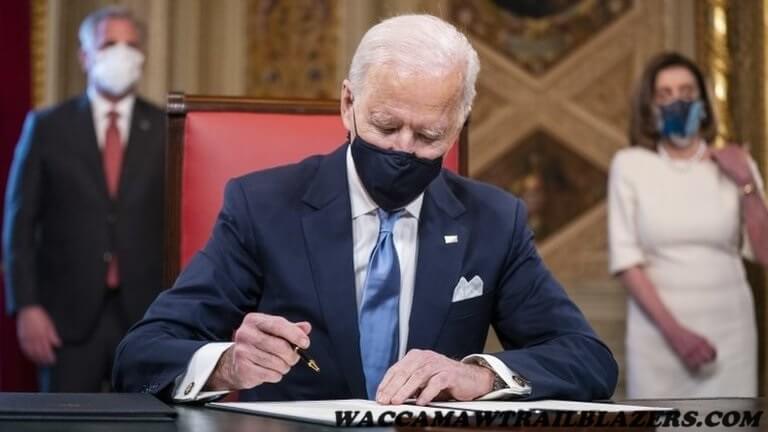 สายการบินฟ้องผู้ดูแลระบบ Biden เกี่ยวกับกฎค่าธรรมเนียมใหม่ สายการบินสหรัฐฯกำลังฟ้องร้องเพื่อขัดขวางฝ่ายบริหารของไบเดนไม่ให้เรียกร้อง