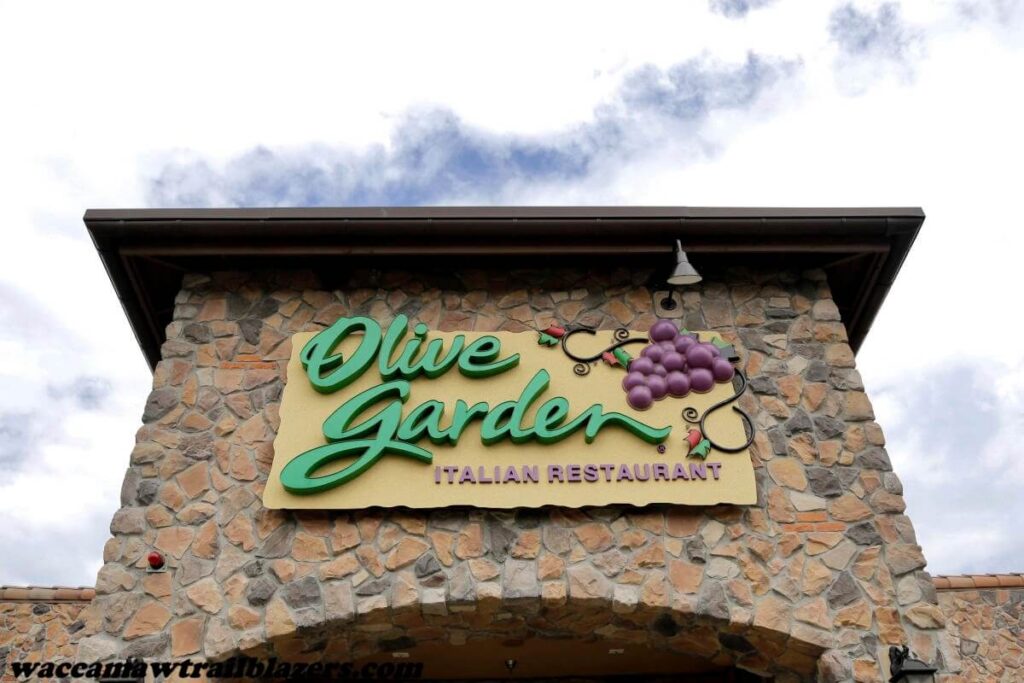 Olive Garden ร่วมมือกับ Uber Direct Olive Garden กล่าวเมื่อวันพฤหัสบดีว่าบริษัทกำลังร่วมมือกับ Uber เพื่อให้บริการจัดส่งเป็นครั้งแรกDarden